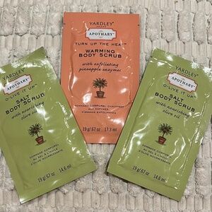 🌙 HB12 -A - 3 pack Yardley Apothary body scrubs